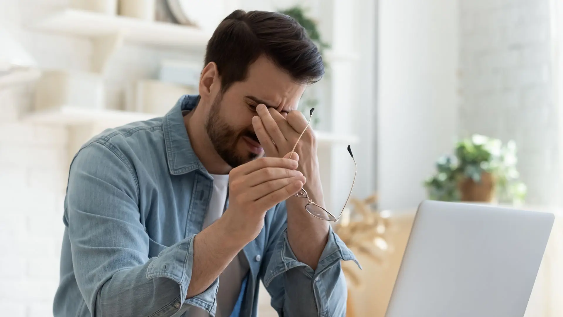 September in izčrpanost: ko se poletje umakne in začne najtežji del leta